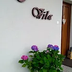 Vila Mj *